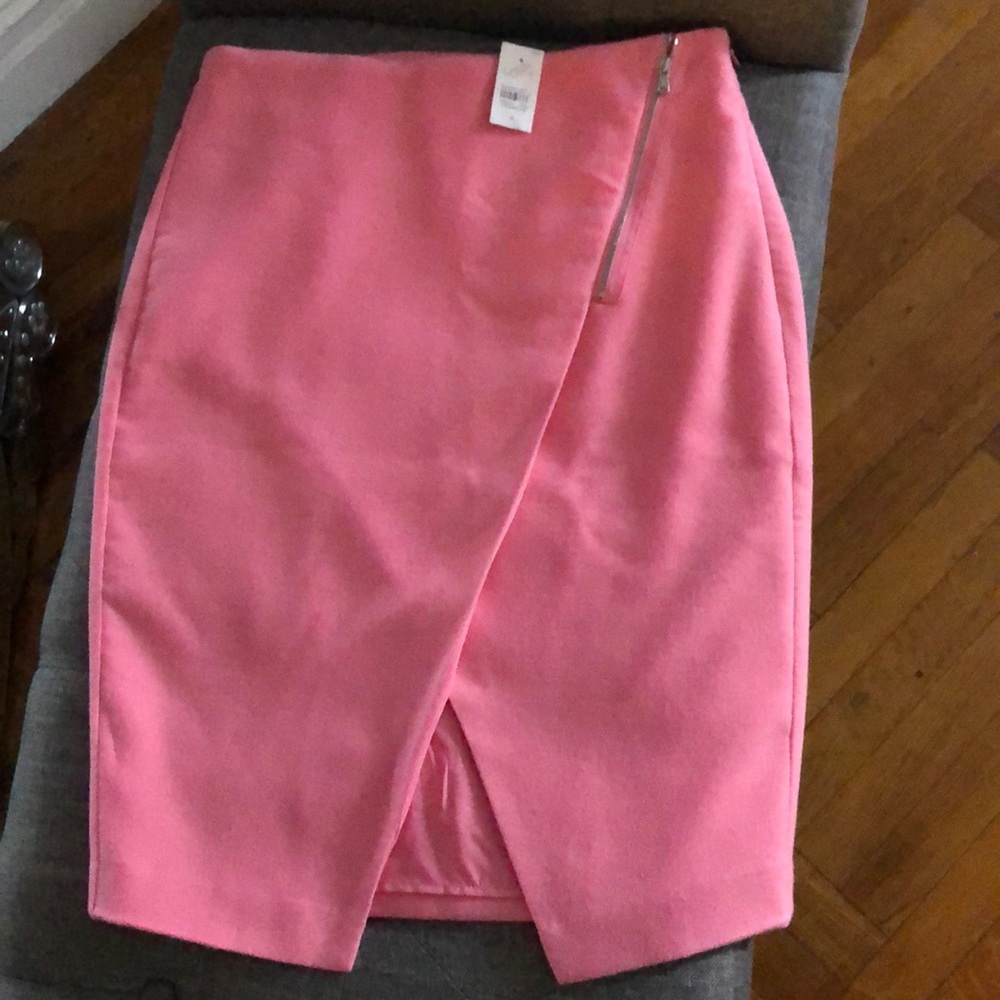 Very Cute Zip Wrap Pink Pencil Skirt. NWT